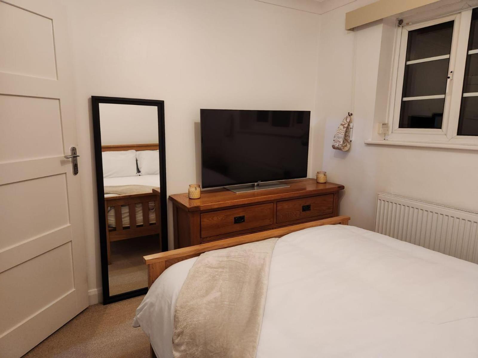 D Elmdon Homestay Shared 4 Bedrooms Birmingham Exterior photo