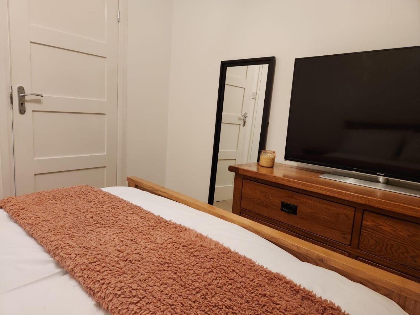 D Elmdon Homestay Shared 4 Bedrooms Birmingham Exterior photo